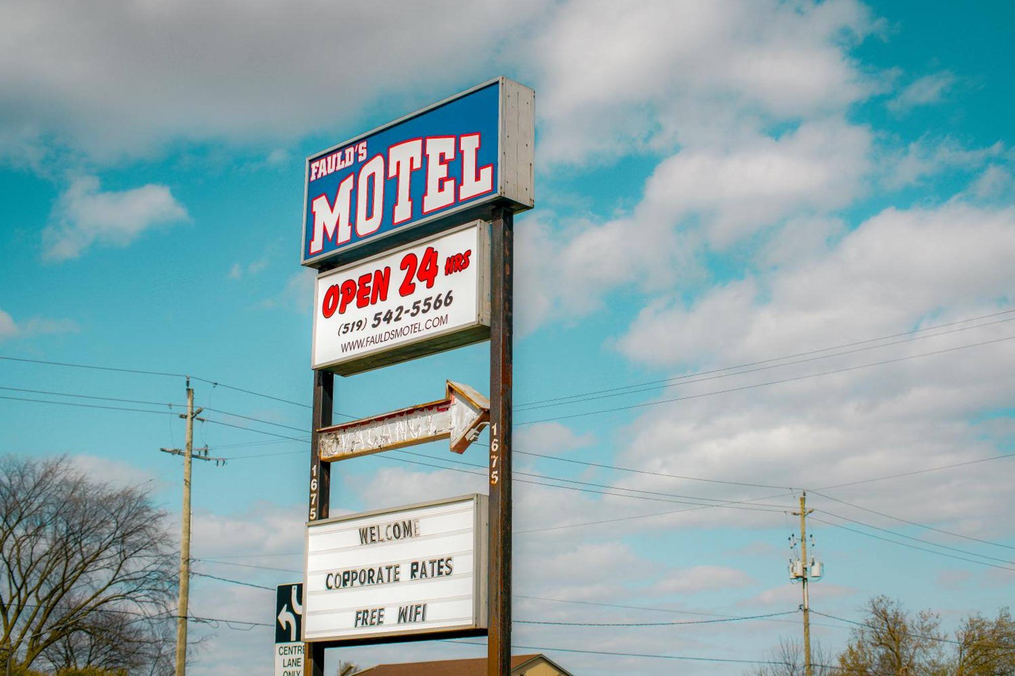 Faulds Motel Sarnia Extérieur photo